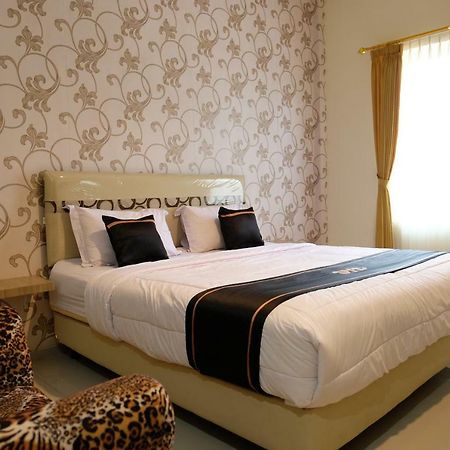 Oyo 1616 Hotel Central City 2 Танджунгпандан Екстериор снимка