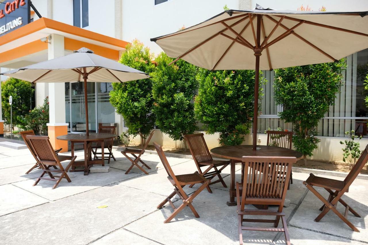 Oyo 1616 Hotel Central City 2 Танджунгпандан Екстериор снимка