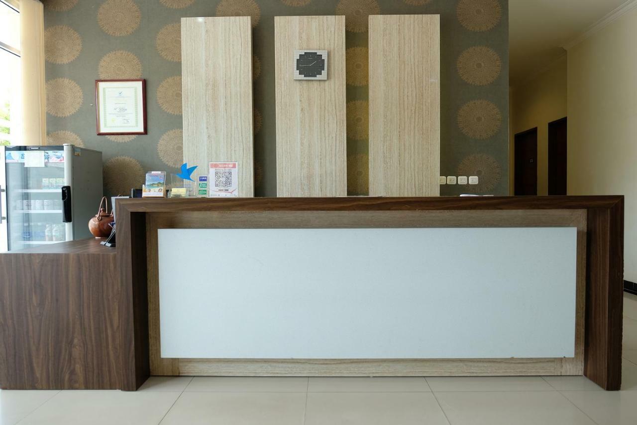 Oyo 1616 Hotel Central City 2 Танджунгпандан Екстериор снимка