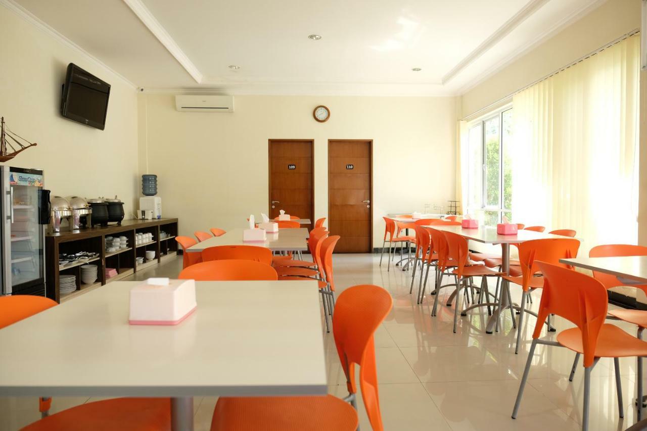 Oyo 1616 Hotel Central City 2 Танджунгпандан Екстериор снимка
