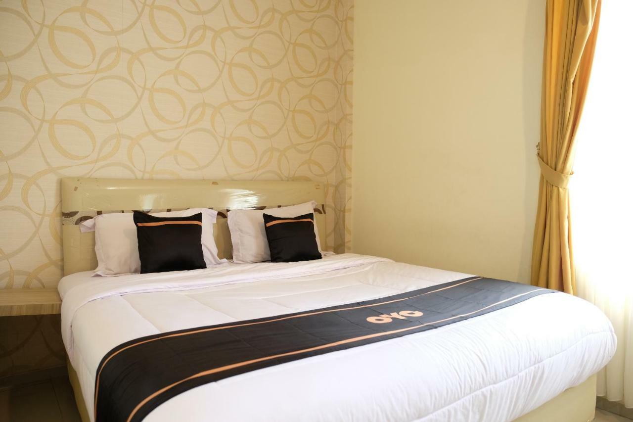Oyo 1616 Hotel Central City 2 Танджунгпандан Екстериор снимка