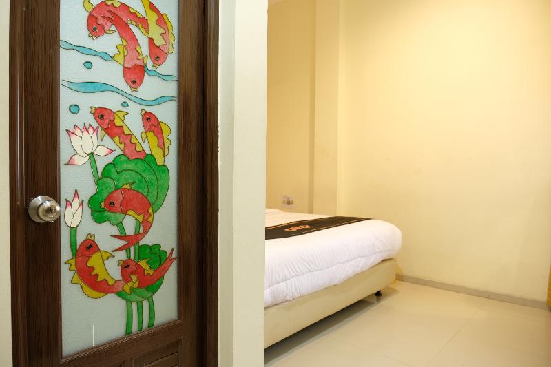 Oyo 1616 Hotel Central City 2 Танджунгпандан Екстериор снимка